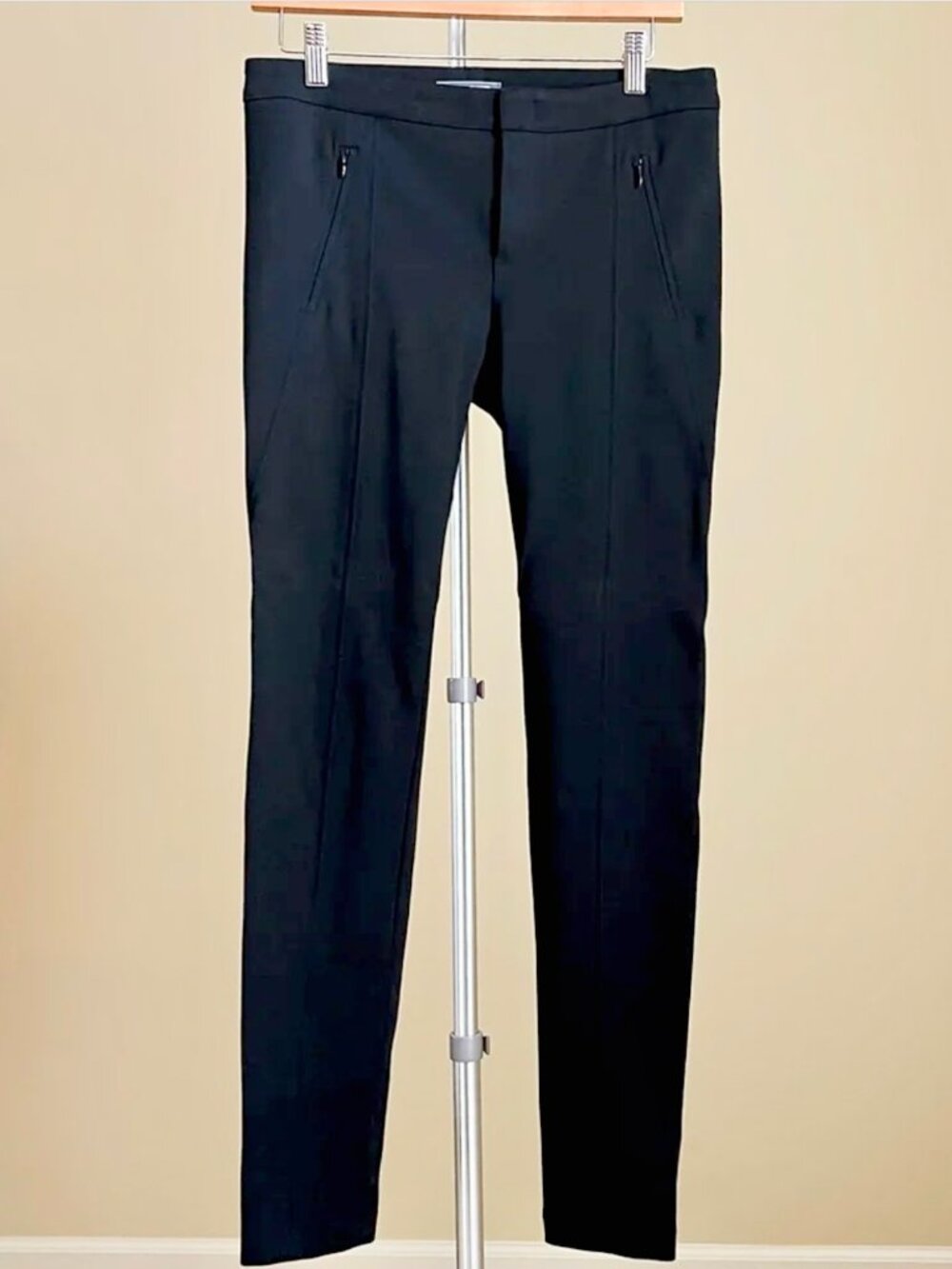 Vince - Skinny Pants with Countour Seams and Trouser Tailoring in Black - 8